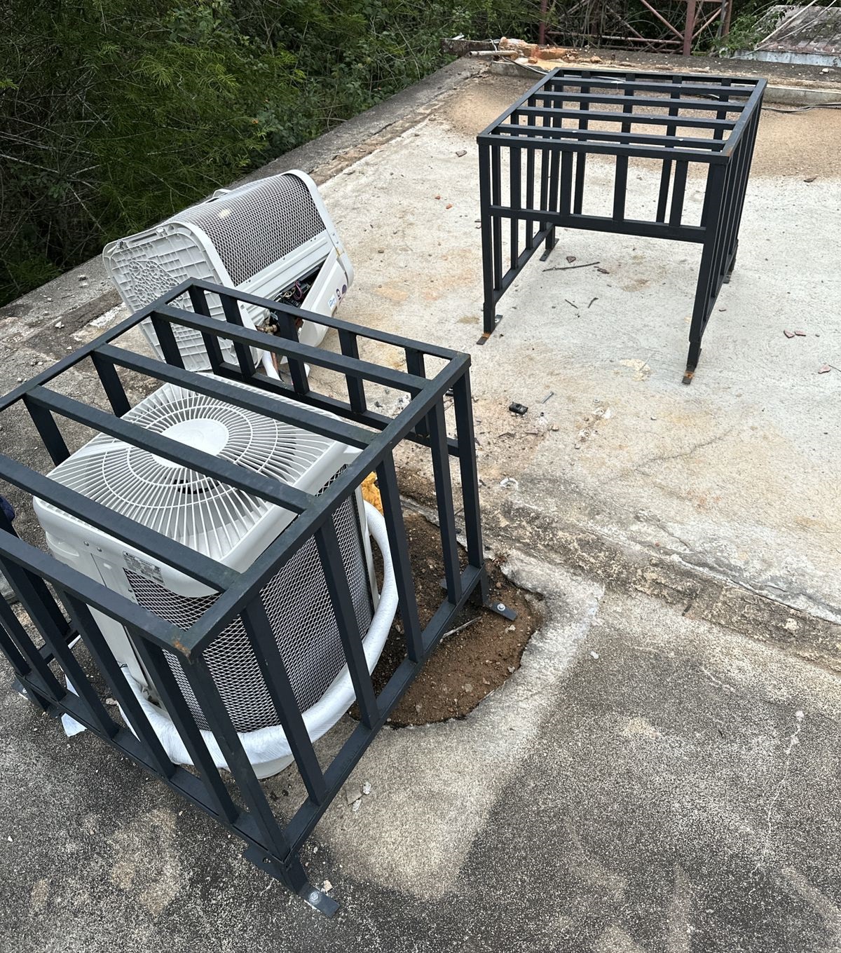 Área da torre de TV é invadida e material furtado compromete transmissão do sinal digital em Santos Dumont